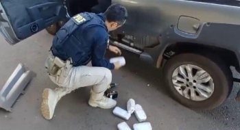 Carga milionária de iPhone é encontrada escondida na lataria de carro, em Morrinhos